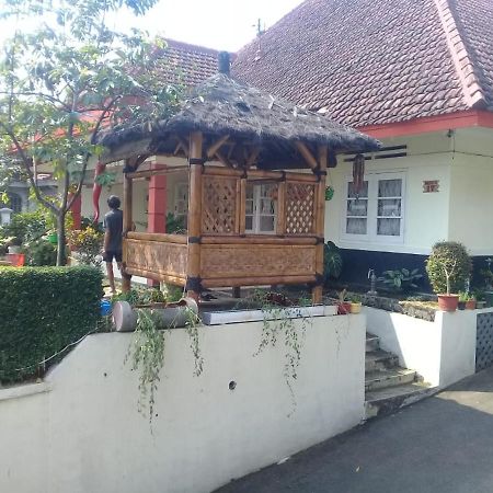 Poetri Guest House Syariah Near Kebun Raya Bogor Kültér fotó