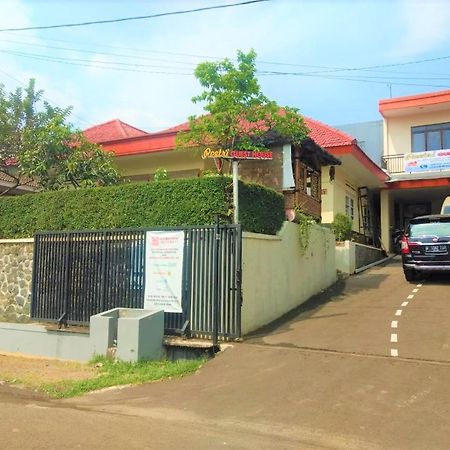 Poetri Guest House Syariah Near Kebun Raya Bogor Kültér fotó