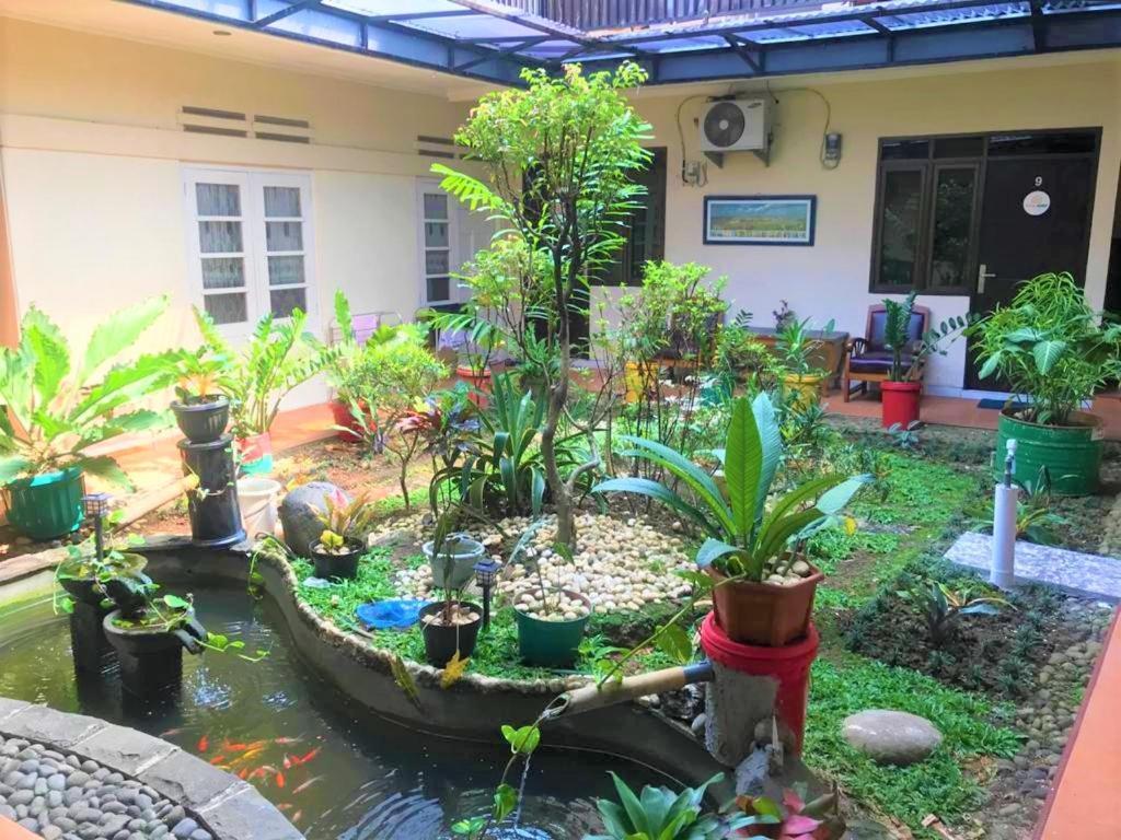 Poetri Guest House Syariah Near Kebun Raya Bogor Kültér fotó